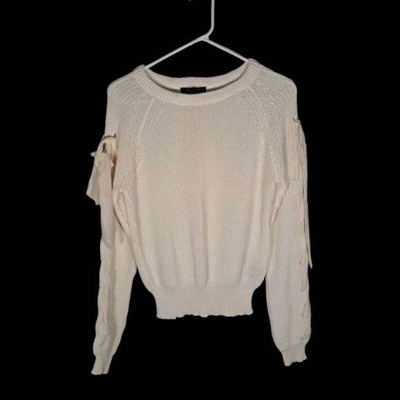 Revamped Off-white Knit Long Sleeve Sweatshirt with Bow on Sleeves Size Large - Picture 1 of 9